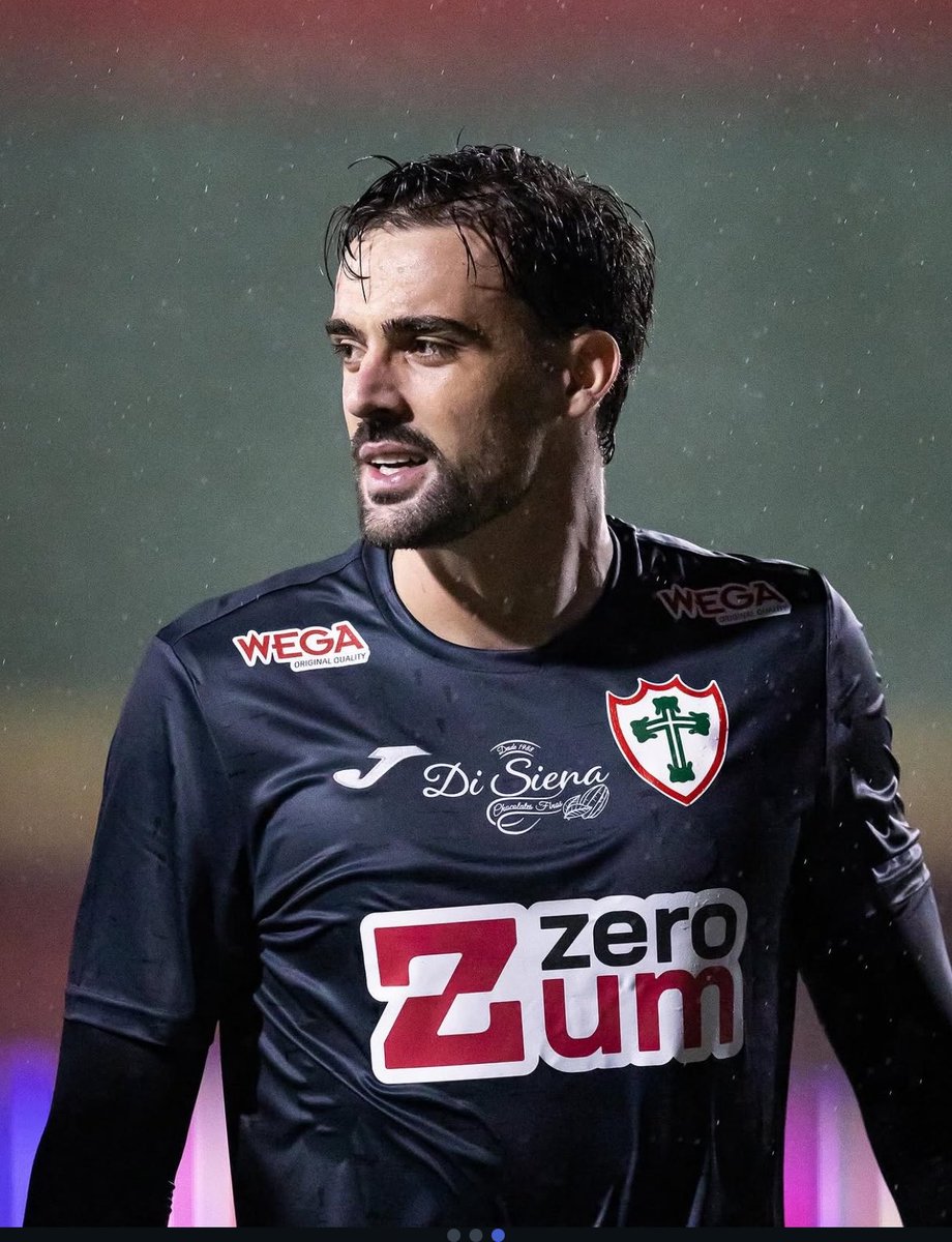 Verdao_infos's tweet photo. 🚨 URGENTE!

O Palmeiras está nos últimos detalhes para acertar a contratação do goleiro Bruno Bertinato, da Portuguesa.

O goleiro de 28 anos, chegará para repôr a saída de Kaique.

🗞️ @leandrorandrad 
📸 Reprodução https://t.co/oWatkXII0A