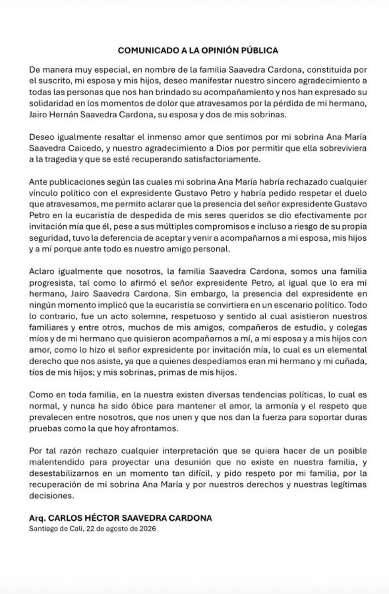 FisicoImpuro's tweet photo. Nos tocará a nosotros hacer viral el comunicado del señor Carlos Saavedra, tío de una de las trillizas Saavedra, quien informa que efectivamente el si invitó al presidente a la eucaristía, entre otras cosas porque es amigo personal de la familia y su familia es progresista así como también lo era el padre de las trillizas quien lastimosamente falleció. Este comunicado da cuenta de lo que verdaderamente ocurrió y de cómo los medios de comunicación han usado este episodio para darle un tinte político a lo sucedido.