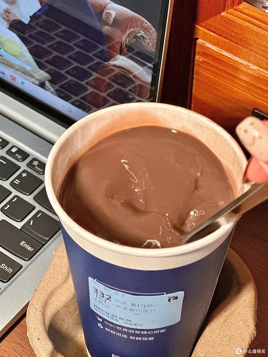 HatmNad's tweet photo. [Rainy Sunday afternoon, wrapped in a soft blanket, sipping hot cocoa—mind feels light and quiet, like a gentle breeze through old pages. #MomentOfCalm]， https://t.co/TEjA5o0QKT