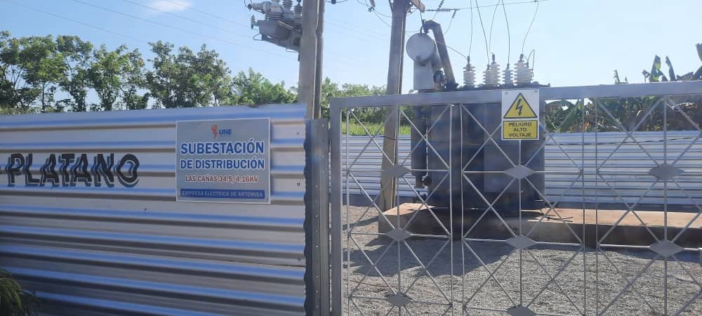 RicardoArtemisa's tweet photo. Como parte de las acciones de seguimiento al funcionamiento del sistema eléctrico en el territorio, realizamos un recorrido por las subestaciones eléctricas de Artemisa.
Evaluamos condiciones de estas instalaciones y aspectos relacionados con su funcionamiento https://t.co/Csge9MPd31