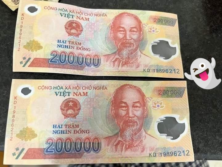 Tomcattt900's tweet photo. Bọn tà quyền việt cộng có thể sẽ cho đổi tiền mới vì tình trạng tiền giả lẫn lộn quá nhiều rồi. Với lại năm nào tụi nó cũng cho in ra cả triệu tỷ đồng mà chẳng có gì để bảo chứng và không ai kiểm soát được lượng tiền đang lưu hành thực tế https://t.co/CJEI8Xv8M1