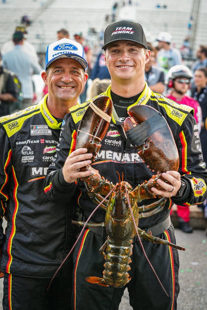 Team_Penske's tweet photo. LOBSTA DINNA https://t.co/7KLxYxQloZ
