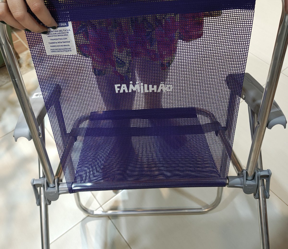 whoisjupa's tweet photo. E eu que descobri essa semana que meu pai assinou o Familhao porque chegou uma cadeira de praia personalizada aqui. https://t.co/g72IuLTm1P