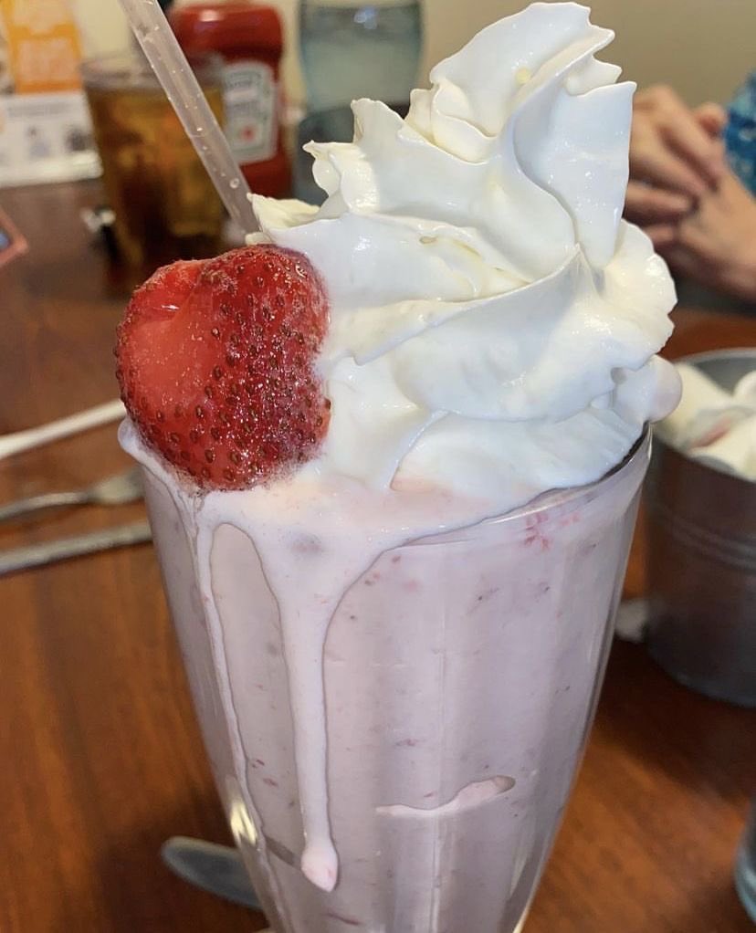 h3chi's tweet photo. is any1 else wanting a milkshake?!! ໒ ྀི>֯ . <ྀི֯ ̥ ︣ა https://t.co/R6oTnX8ZCe