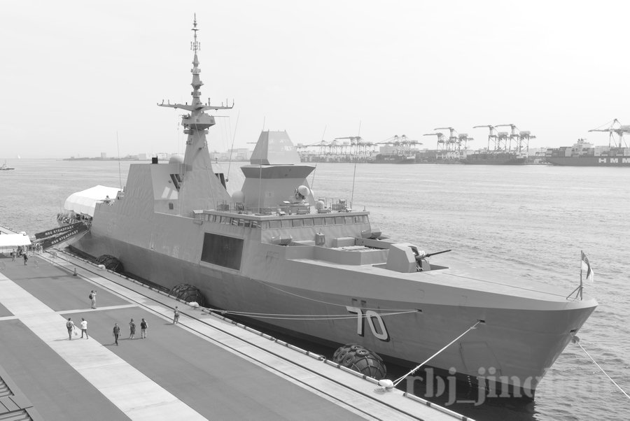 JinRbj's tweet photo. おはようございます。
RSS STEADFASTをMonochrome専用機K-3MarkⅲMonochromeで撮影。
RawTherapeeで現像しました。
#rsssteadfast
#singaporenavy
#tokyointernationalcruiseterminal
#pentaxk3mkiiimono
#sigma_art1835 https://t.co/dEzSxKuvKY