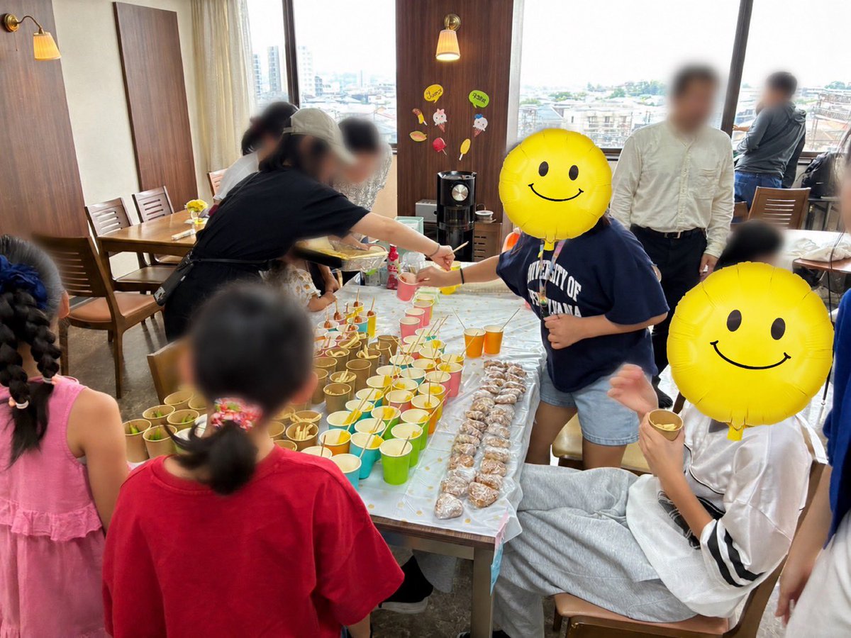 Fujisawach's tweet photo. 【夏祭り🍧】

家庭青年が企画した夏祭りが開催されました😊
パパママ手作りの会場は愛情が溢れていました❣️
フードコートには、かき氷やフランクフルト、唐揚げなど子ども達が喜ぶものがいっぱい😋
魚釣りコーナーも大人気でした🎣
親子で楽しむ姿に、しあわせを感じました💕
#家族文化 https://t.co/gzGabRClUh
