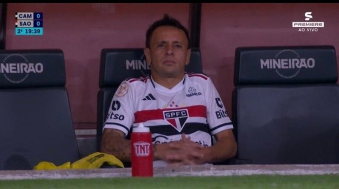 dannysthilld's tweet photo. O São Paulo perdido em campo.
#CHAxSAO
#CHAxSPFC
Chapecoense x São Paulo
Tricolor
SPFC
São Paulo FC
São Paulo Futebol Clube
COMO EU TE AMO TRICOLOR
TRICOLOR PAULISTA
VAMOS SÃO PAULO
#Brasileirão
#Brasileirão2026
#VamosSãoPaulo 🇾🇪
#SPFC
@SaoPauloFC https://t.co/GrV3M4sLEx