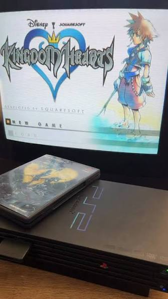 obliviontodawn's tweet photo. / just realized people's current first impression of kingdom hearts main menu with the beautiful dearly beloved song is that bigass game menu and not Sora in the beach with the waves sound... My experience is lost media wtf https://t.co/0T8t5jISdn