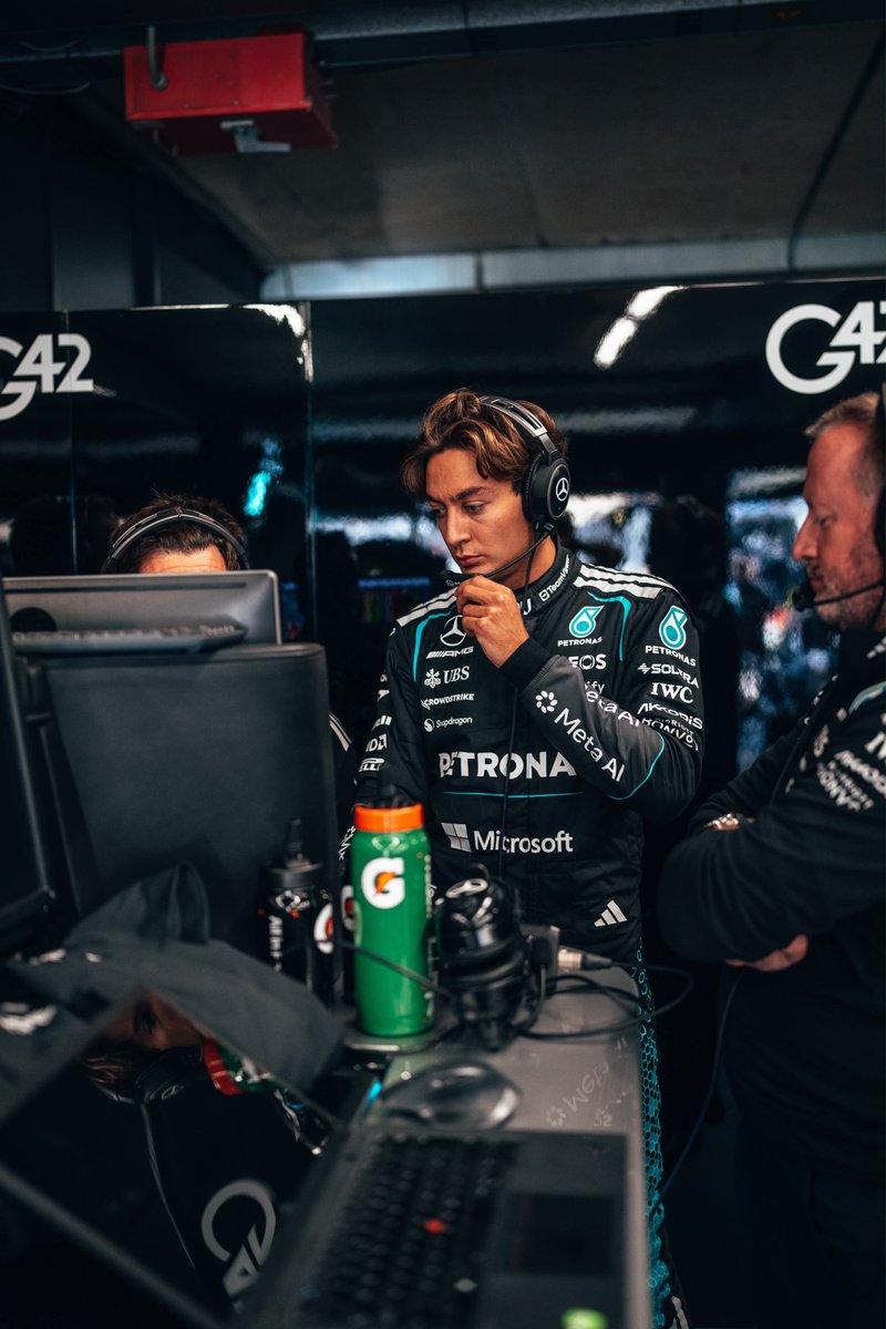 F1Mercedesrp's tweet photo. Live scenes from the garage under the red flag ๐ด
#F1RP #DutchGPRP @Formula1FRP https://t.co/EMazaVqK4Q