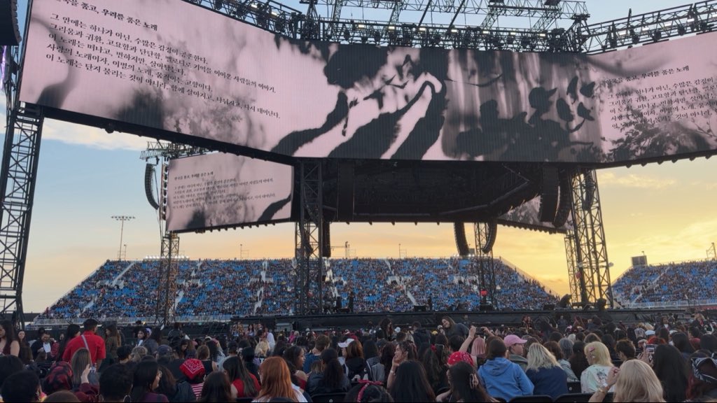 seokrirangs's tweet photo. FUCK!??!!1 NO ZOOM!?? https://t.co/q0T1KKfzsQ