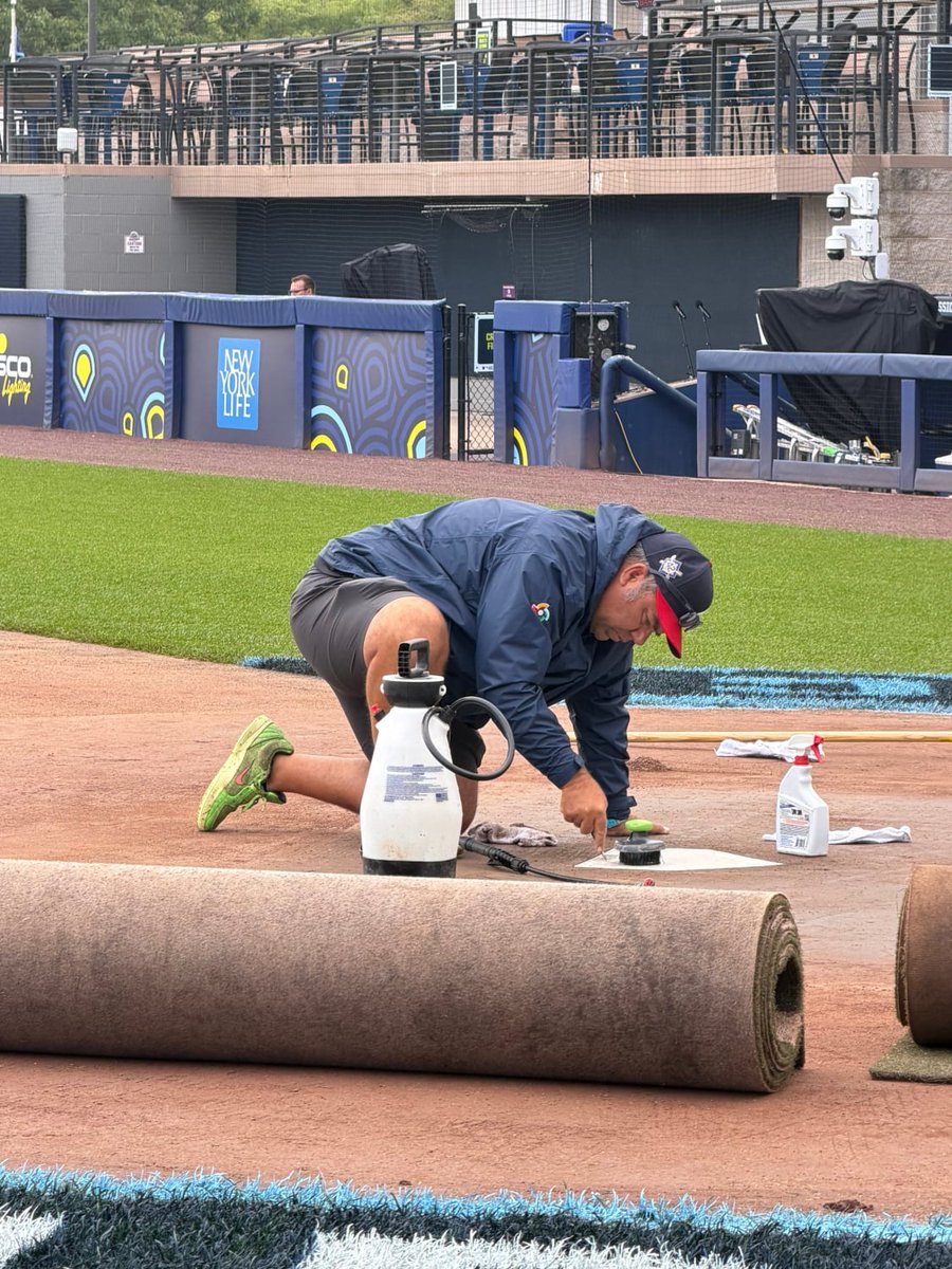 BrightView's tweet photo. Ten days after Field of Dreams, our Sports team is back at it, this time at the Little League Classic. The event is a big part of what we do: preparing the field, maintaining playing conditions, and handling the behind-the-scenes work that helps create a Major League experience. https://t.co/kzohybCmKi