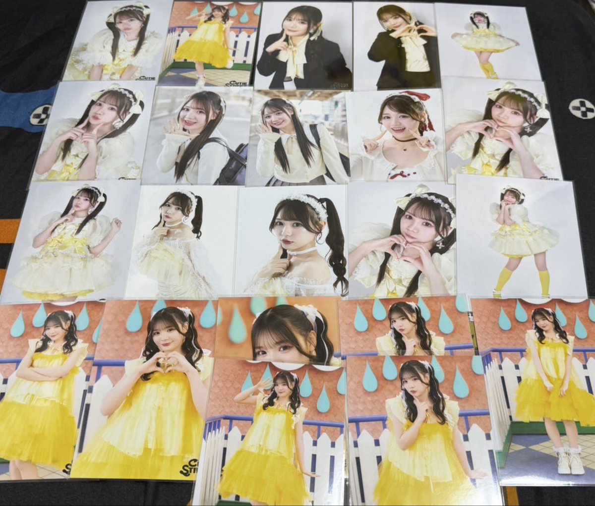 5kahvu's tweet photo. グッズ整理の為お譲りします。
【求】買取
【譲】画像のもの　　
・生写真：100円
・紙トレカ：200円
・クリアトレカ：500円
・缶バッジ：500円
・アクスタ：1500円

8/25、26 武道館でのお取引希望です。
お気軽にリプ・DMください！
#きゅーすと交換 #きゅーすと買取 https://t.co/TWsh7sY295