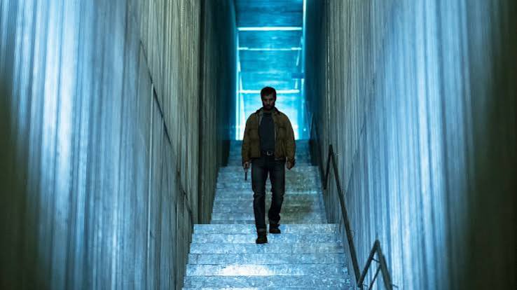 MightyMike818's tweet photo. I saw Upgrade on a whim when it was on the theaters—one of the best actions movies I’ve seen. 

Honesty, one of the best sci-fi action movies of the last decade.
 
Leigh Whannell’s brutal cyberpunk thriller is finding a new audience on Netflix. Logan Marshall-Green plays a paralyzed man implanted with an AI chip that gives him control of his body—and turns him into an incredibly efficient killing machine.