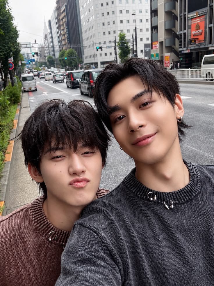 jangchuo's tweet photo. ainda não quero admitir que talvez esteja ficando dodoi por eles e que toda vez que vejo algo deles fico com um sorriso até a orelha https://t.co/r1EpfBWqcl