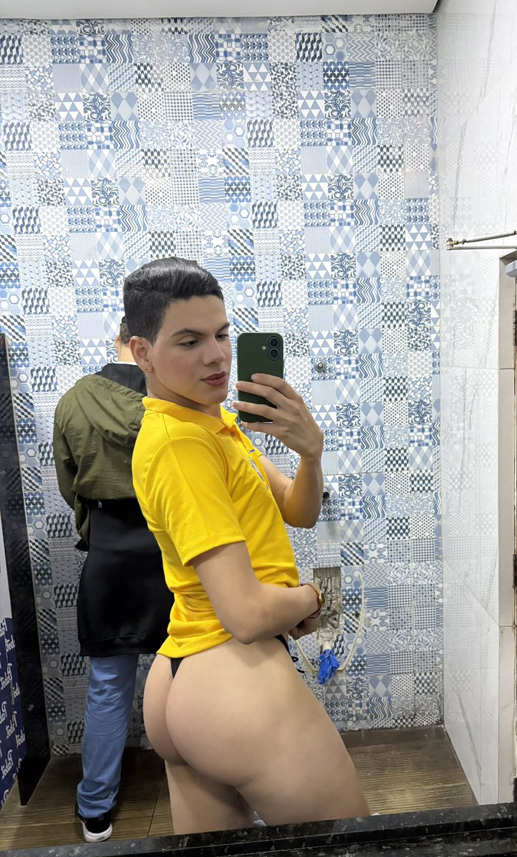 afeminadasp's tweet photo. Sdds da copa, Brasil fazia um gol, eu corria pra tirar uma fotinha no intervalo. ��📸🇧🇷⚽️🏟️ https://t.co/0nRbRNLncN