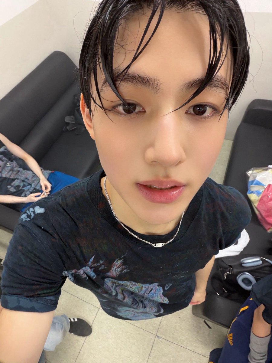 bopyour444's tweet photo. 우리마빡천사 입술이 한바가지네 https://t.co/YVmaLzXaPN