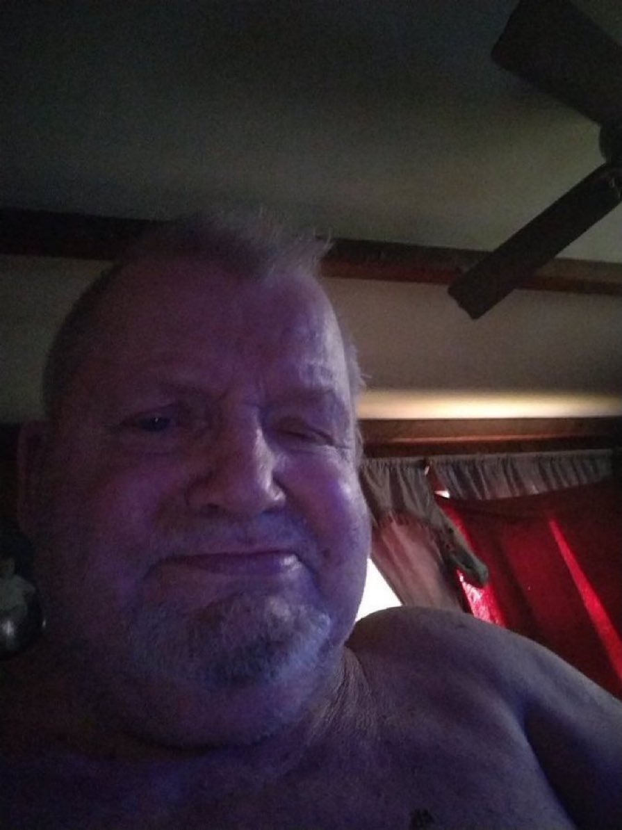 JohnPeterxebc's tweet photo. How do I look https://t.co/gvXcuIv7r4