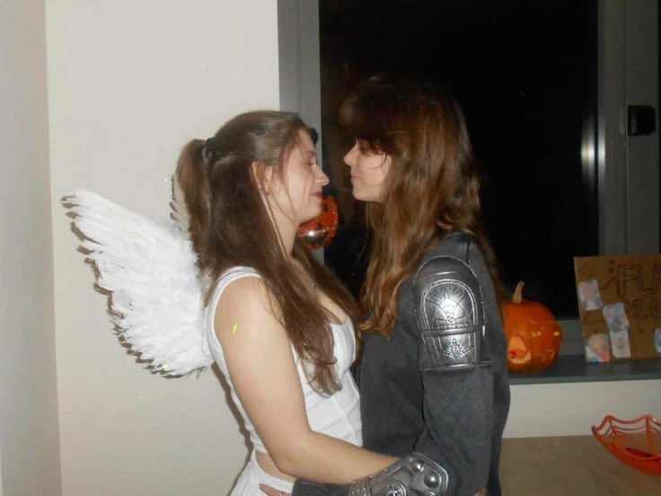 acabouchorsre's tweet photo. preciso de uma festa de halloween lésbica pra me fantasiar de alguma dessas opções. https://t.co/tqXN6UstjQ