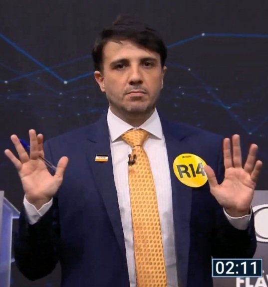 JFreiress_'s tweet photo. Renan Santos é tão fraco que levou uma paulada dessa do Augusto Cury.

Renan Santos: "Eu sou contra o fim da escala 6x1".

Augusto Cury: "Renan você nunca trabalhou por isso você não sabe que 30%ntrabalhadores do Brasil estão com síndrome de burnout. A escala 5x2 atende à necessidade dos trabalhadores.