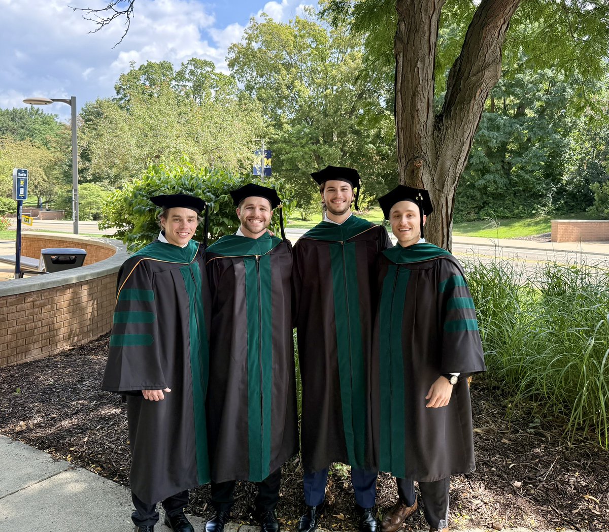 RodneyHetherton's tweet photo. May I introduce you to Dr. Andrew Hetherton, DPT. Congratulations, kid. We are so proud of you. Fantastic work! 💙💛 #GoBlue
@UMFlint @UMFlintGradProg @umflintdpt https://t.co/ShUeZVlal6
