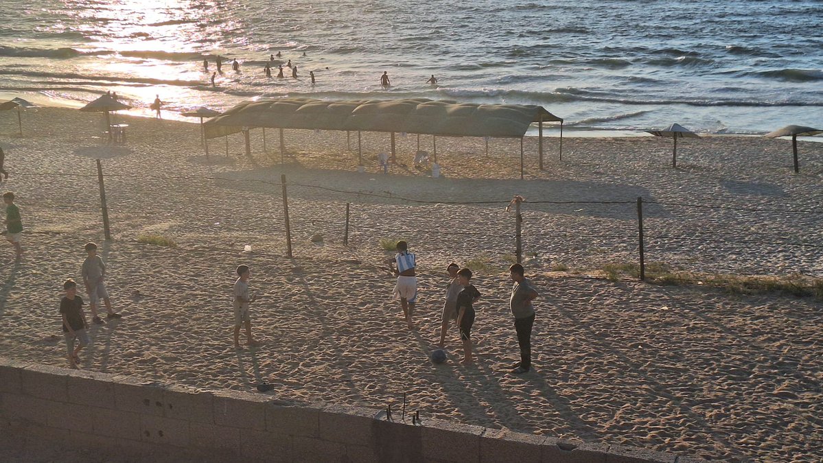 PGabRomanelli's tweet photo. Gracias, Señor, por otro domingo compartido con las familias en el mar de Gaza. 🌊

Gracias por todos los beneficios recibidos de tus manos generosas y providentes. Que nunca nos falte la confianza en tu amor y en tu Providencia. https://t.co/pBxoQceetw