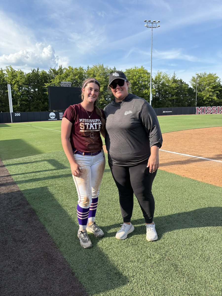 bailey_g56's tweet photo. Thank you so much for an amazing camp this weekend with @HailStateSB. I had an amazing time and it was so good to come back! I really enjoyed getting to talk to the coaches and even meeting one of my new unity teammates! @unityAJ16u @Coach_Ricketts @CoachZacShaw @MrCoachTbratt https://t.co/9dSpIRTBdf