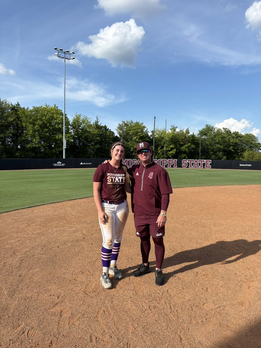 bailey_g56's tweet photo. Thank you so much for an amazing camp this weekend with @HailStateSB. I had an amazing time and it was so good to come back! I really enjoyed getting to talk to the coaches and even meeting one of my new unity teammates! @unityAJ16u @Coach_Ricketts @CoachZacShaw @MrCoachTbratt https://t.co/9dSpIRTBdf