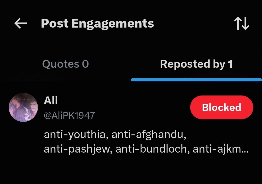 x0x0lic's tweet photo. What level of obsession is this? Man is blocked but somehow he is spying on me or something and retweeting tweets against me in my replies 😭😭 https://t.co/NTfuZT89k8