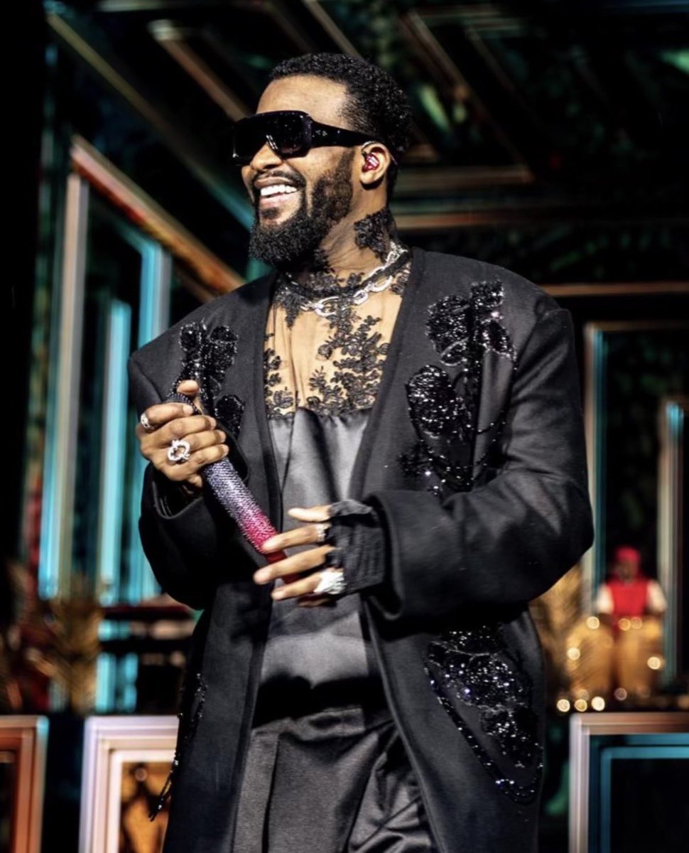 central_sage's tweet photo. Peu importe les rumeurs qui circulent actuellement sur @fallyipupa01, mes frères et sœurs congolais, nous devons apprendre à protéger nos patrimoines culturels, ces Congolais qui se démarquent pour porter haut l'étendard de notre pays sur la scène internationale.

Nul n'est parfait, chacun de nous a des cadavres dans son placard.

Soutenons l'ascension de l'artiste @fallyipupa01 !