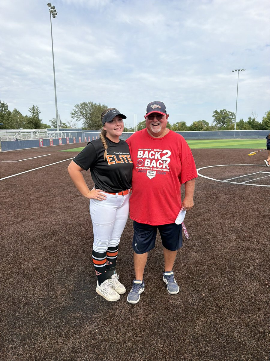 KyMatthews2028's tweet photo. Had an amazing day at the Hutch Prospect Camp! Got some great feedback and things to work on! Thank you Hutch for always putting on such a great camp! 
@HutchSoftball @TulsaEliteSB #tulsaelite #uncommitted2028 https://t.co/bZwspVyQLI