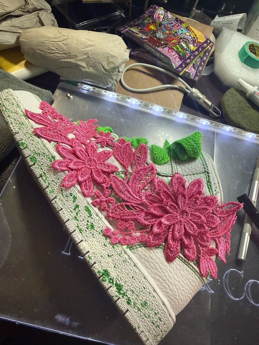 sunideko's tweet photo. 新しい新作を検討中！これはNIKEロゴ出てないがNIKEロゴが見える仕様にします！ https://t.co/glJ437lOJA