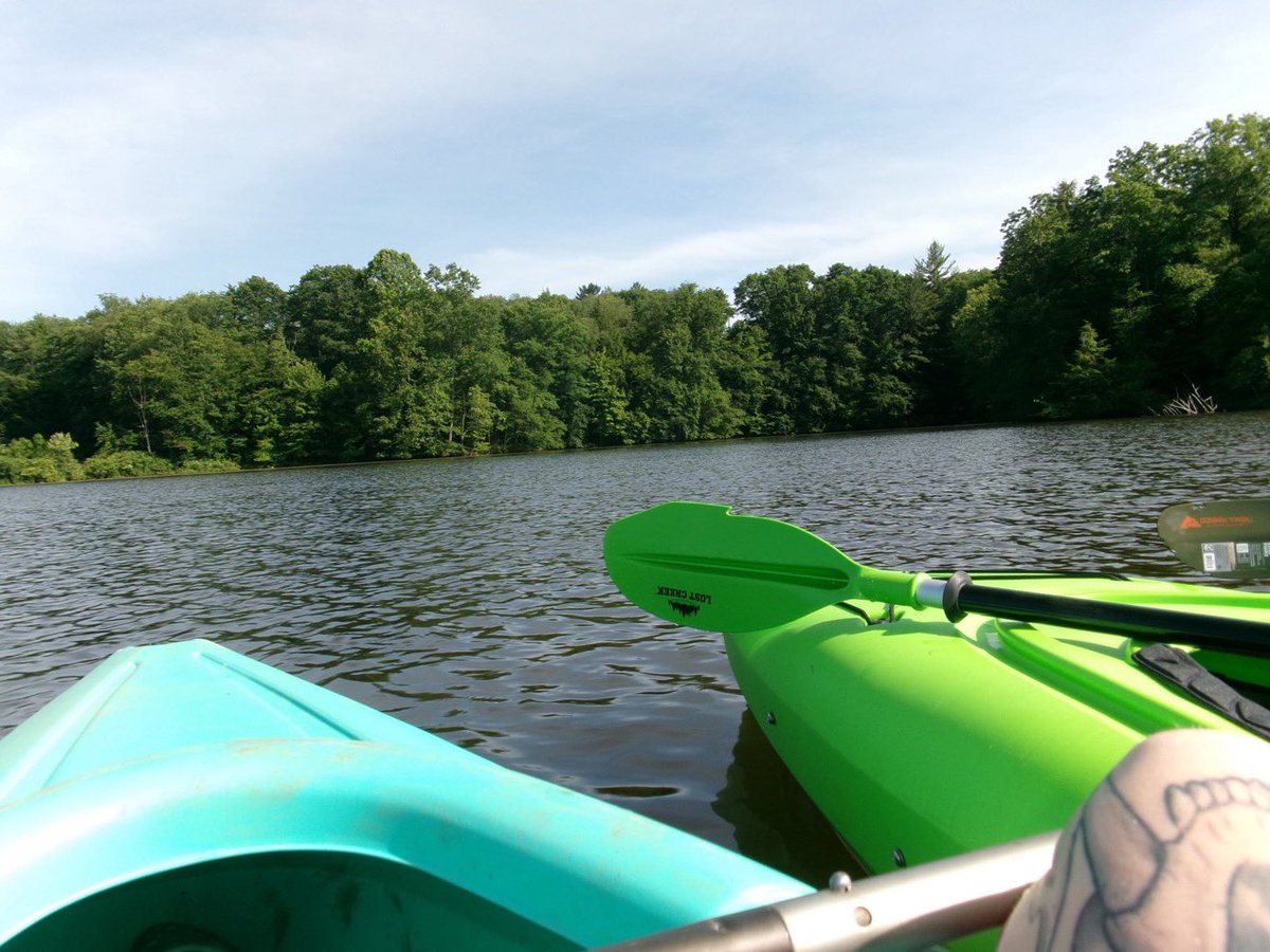 Reneewintfa's tweet photo. hadn’t gone kayaking in a minute, we had so much fun!🛶 https://t.co/3POTefLuRn
