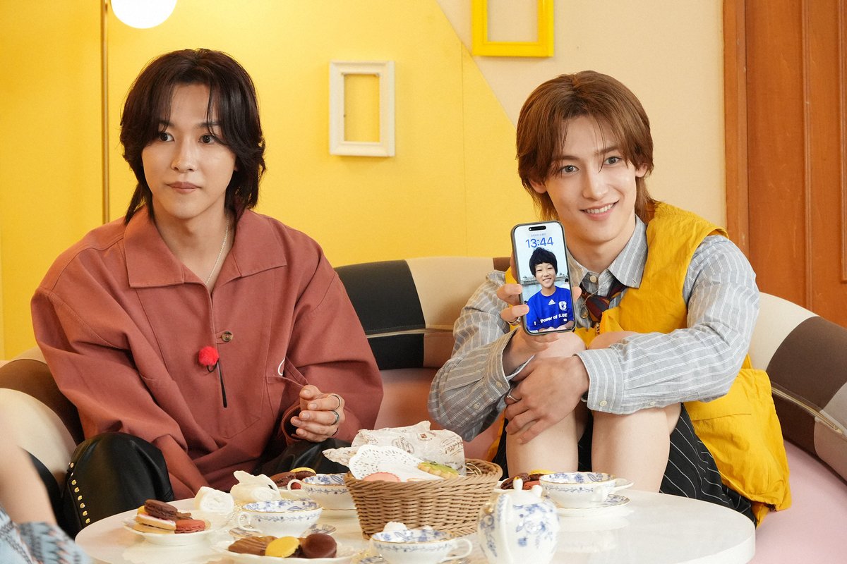oricon's tweet photo. ROIROMが“不仲説”に言及
『その情報、訂正させてください』今夜
https://t.co/qyc9UpJKY5
⠀
まるでカップル？2人の誕プレ事情や、
本多大夢の衝撃待ち受けも公開 https://t.co/ijx7hUraoS