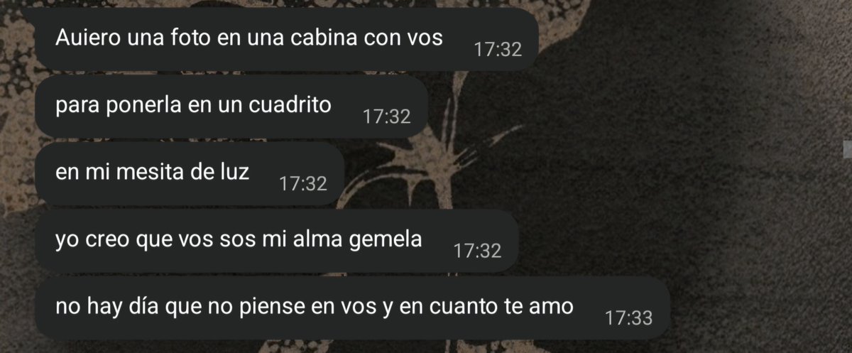 _dejazvu's tweet photo. esa amiga que esta re enamorada de vos https://t.co/1nD4dKHP9J