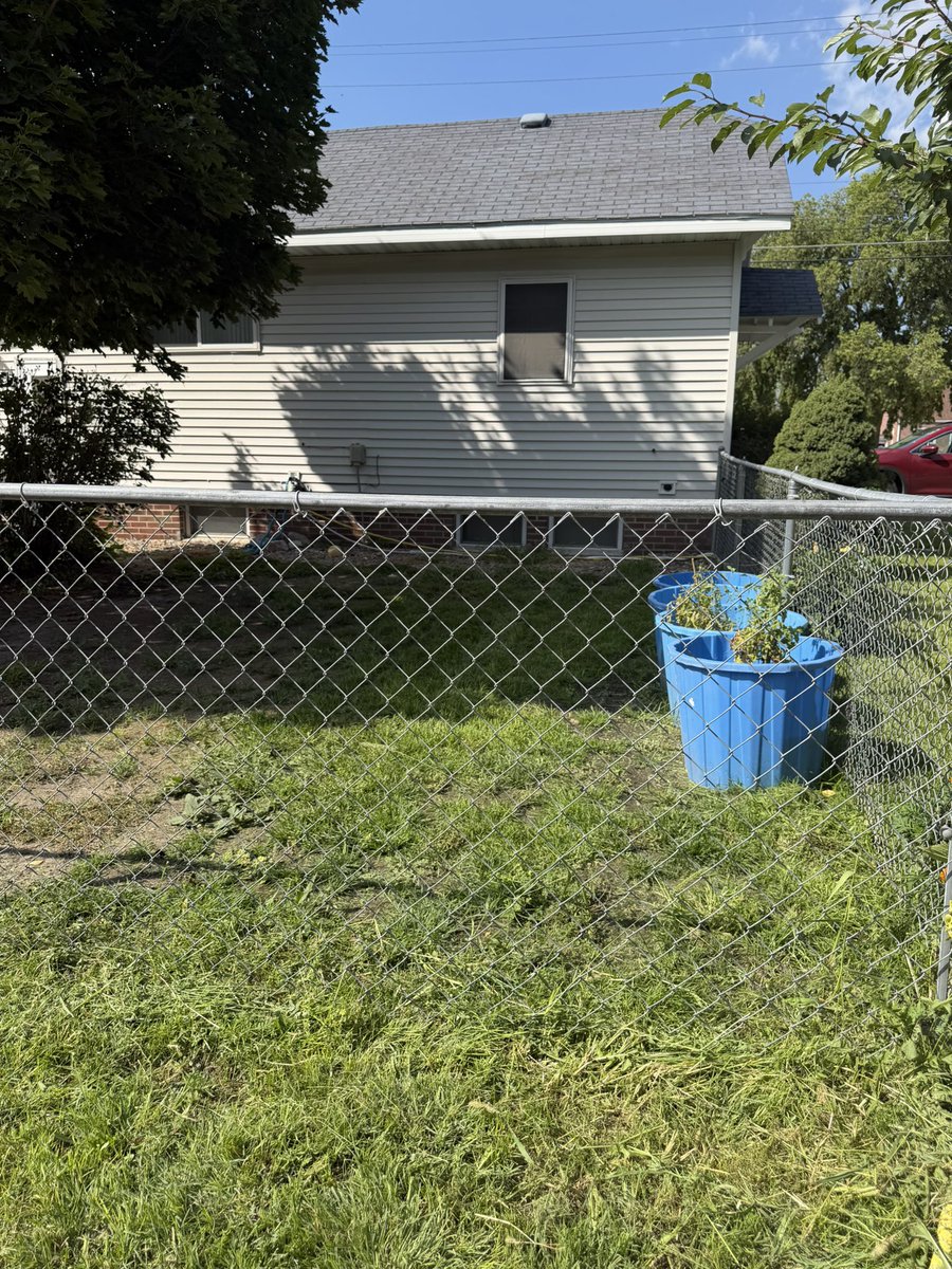 iamrodneysmith's tweet photo. It’s gives me great pride to announce that Kiera &amp; Evan of North Platte, Nebraska who are taking part in  our 50 Yard Challenge have submitted their 50th lawn, officially completing  our 50 yard challenge .i will  be visiting them soon . https://t.co/uYkcZAQ6Fe