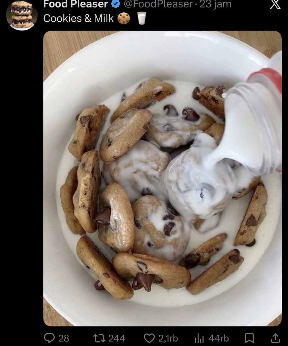 adcier's tweet photo. cookies sama milk perpaduan yg kawin pol https://t.co/gWKH4VA4Bw