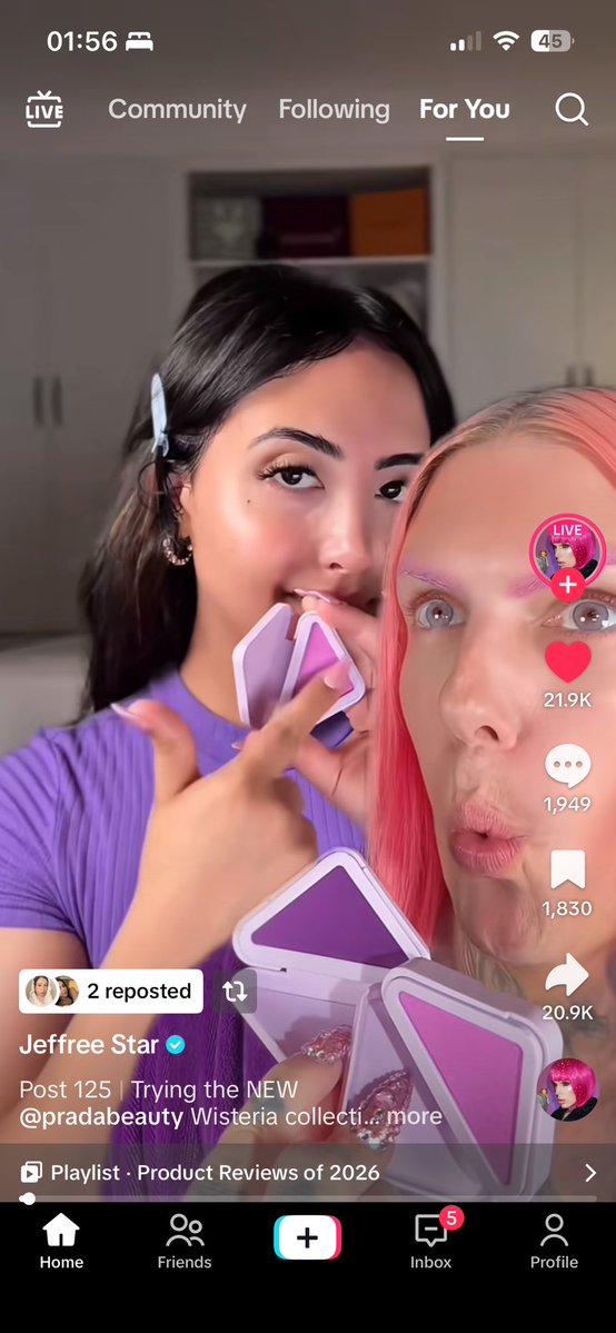 lustinasea's tweet photo. saricool w jeffree star? was never on my life list even😭 7elmat l3asr https://t.co/7biMVokn70
