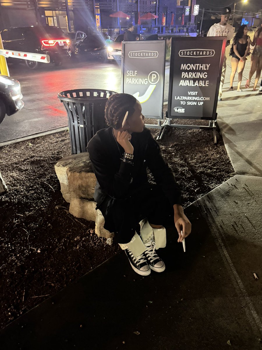 insufferab9's tweet photo. do U even like me? https://t.co/bcTtw4QGYR