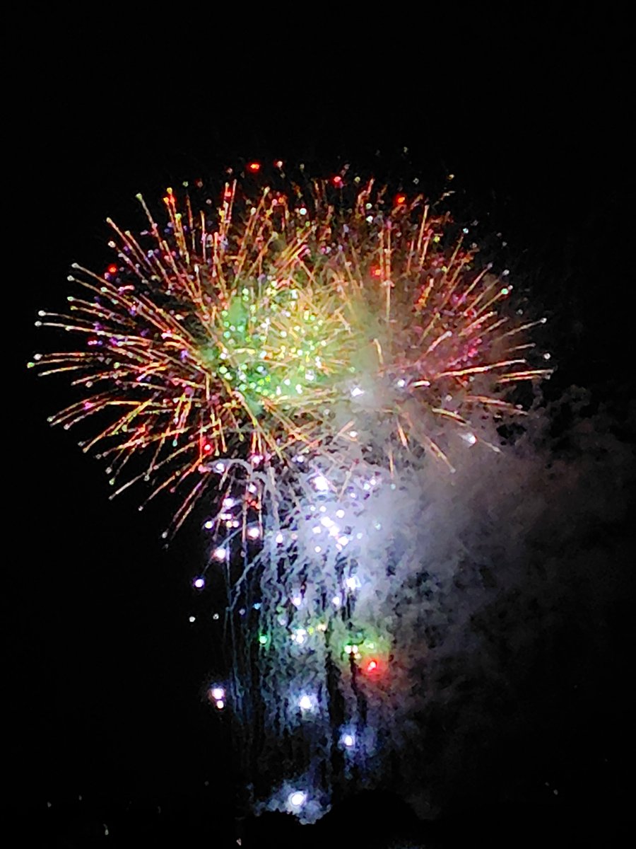 pontaku522's tweet photo. 利根町の花火大会。
小さな花火大会大会だけど、地元は大事にしてる。これが終わると夏も終盤かなといつもの思う。 https://t.co/hOEaGachSs