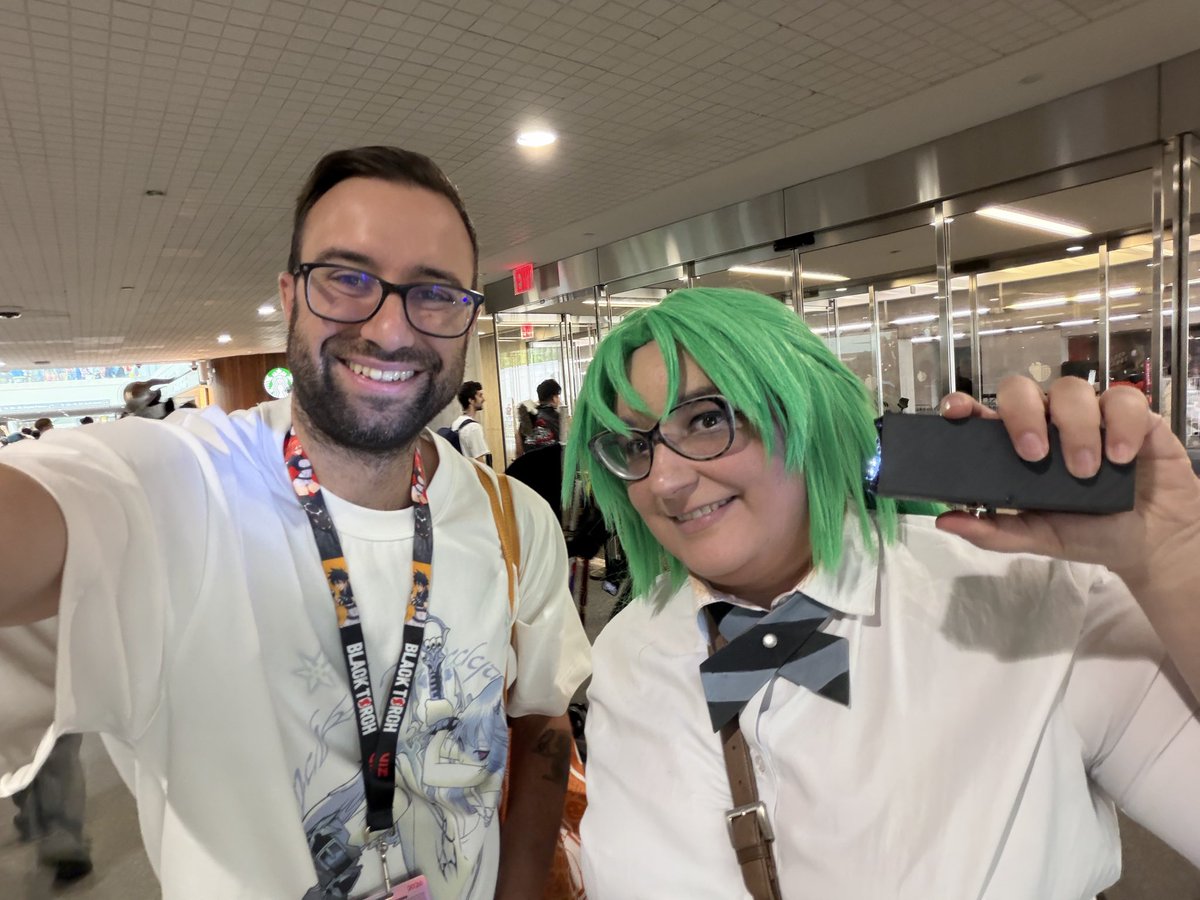 dustwing_'s tweet photo. @mintchokuma Pulling out the taser too made my day https://t.co/ck9qYKdSfs