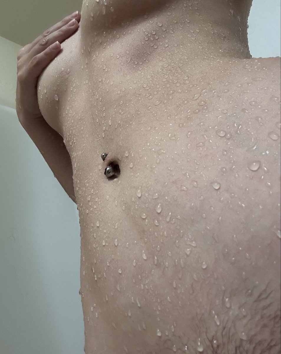 ThatSpookyOne's tweet photo. Can’t forget to water my pets 🖤 https://t.co/6IDyicKzFs
