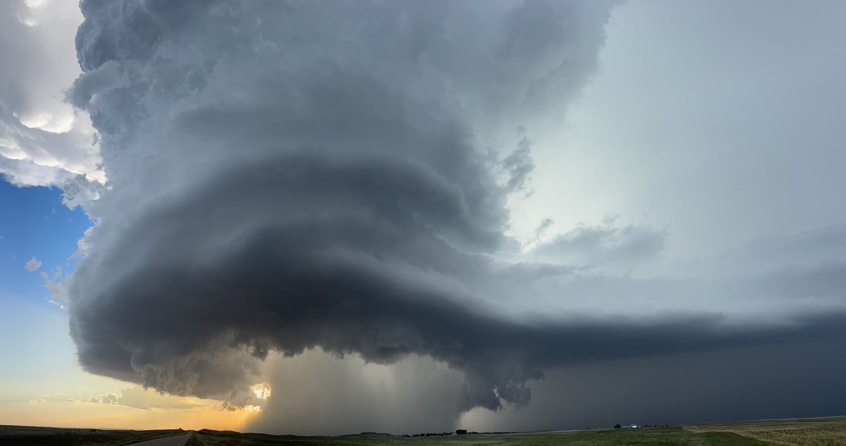 MesoMedia_X's tweet photo. Unreal… #sdwx https://t.co/vYxze5UqqF