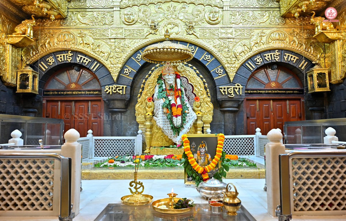 SSSTShirdi's tweet photo. *!! ॐ साई राम !!*
*श्री साईबाबा संस्थान विश्वस्त व्यवस्था,शिर्डी*
*!! ॐ Sai Ram !!*
*Shri Saibaba Sansthan Trust, Shirdi*
≈≈≈≈≈≈≈≈≈≈≈≈≈≈≈≈≈ 
*आरती :-शिर्डी माझे पंढरपुर*
*सोमवार २४ ऑगस्ट २०२६*  
*Aarti :-Shirdi Majhe Pandharpur*
*Monday 24 August 2026* https://t.co/KXMrGXk4RI
