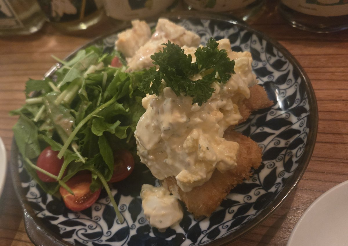 hyde_smile's tweet photo. こんなにボリュームタップリで美味しいハモフライはなかなかない。
具だくさんのタルタルも超美味しい。
久しぶりに和歌山の香雪呑んだ。
お酒も沢山あってお料理も美味しくて安いっ！！
楽しく喋って酔っ払ってたらハモフライしか写真撮ってなかった🤣
#一乗寺ユニカフェ
#unicafe https://t.co/8IDt11tBdR