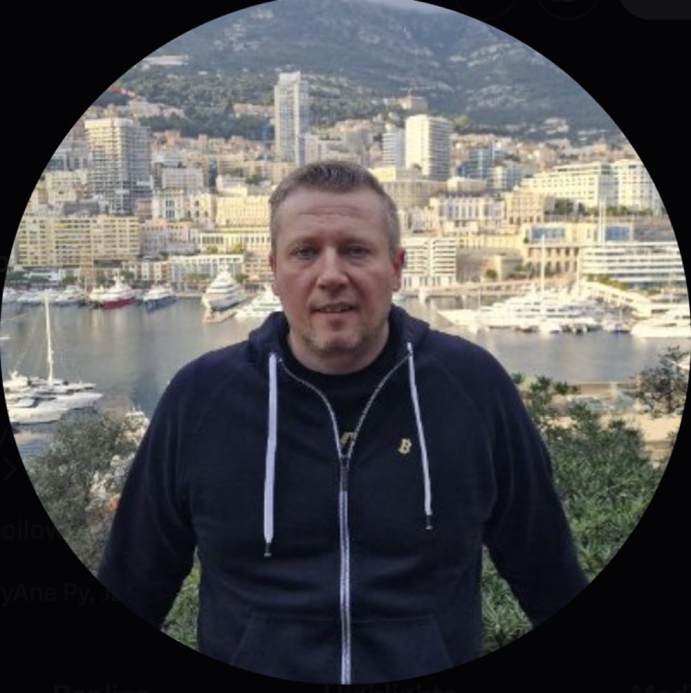 lucas_michalek's tweet photo. @Mikey_Satoshi do niedawna miał profilówke z wyjazdu do Monaco gdzie jeździł na płatne spotkania influenserów giełdy Zonda Krypto. 

Czy zmienił tą profilówke przez to, że Prezes tej giełdy oszust Przemysław Kral zostanie świadkiem koronnym i zacznie sypać? 

Mike - grałeś takiego policjanta w krypto świecie Polskim. A Ty wydaje mi się że zwykłym oszustem jesteś najmarniejszym. 

Nawet nie potrafiłeś przeprosić za naganianie na scammerską giełdę, chętnie brałeś pieniądze i jadłeś darmowe obiadki w Monaco a jak przyszedł upadek to każdego blokujesz!