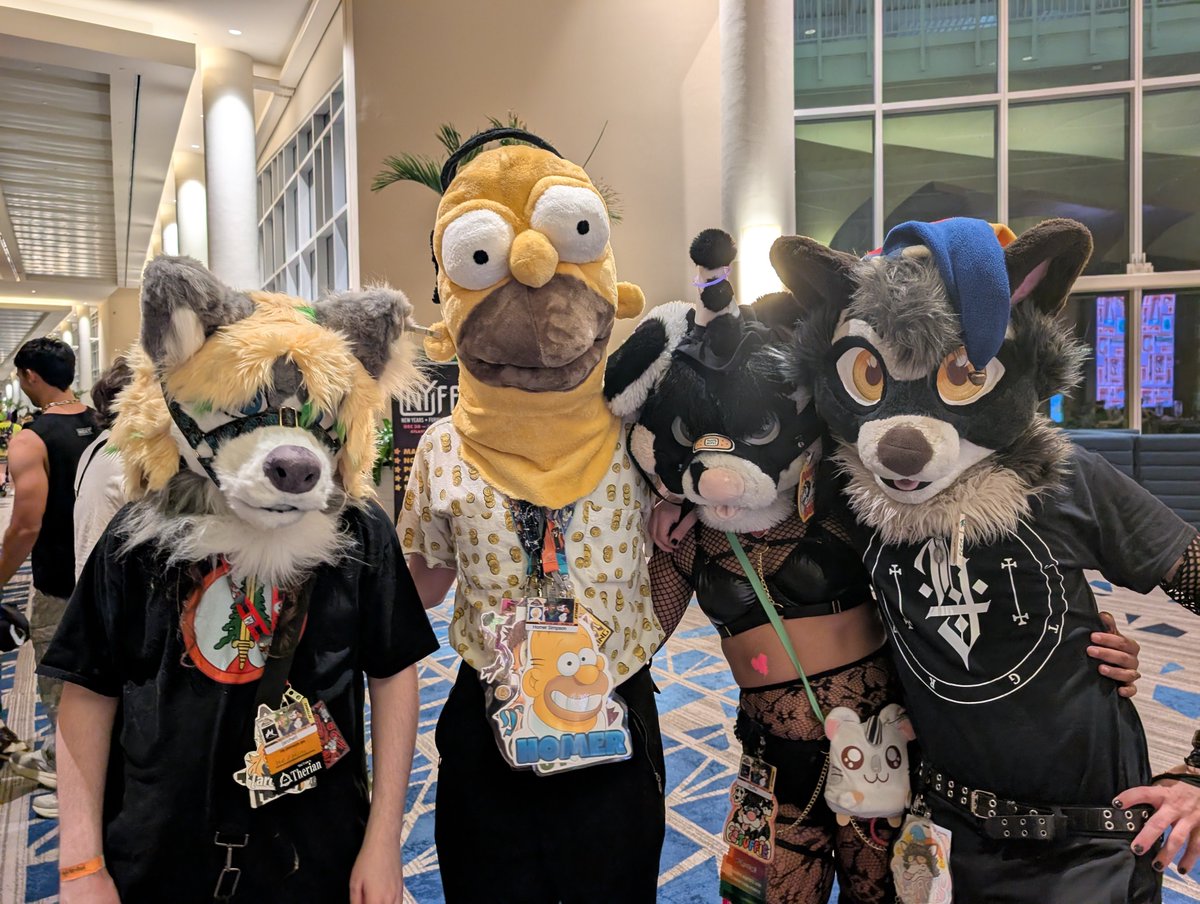 archer_uwu's tweet photo. finally met up with a wacky set of individuals https://t.co/dl9HajJRR9