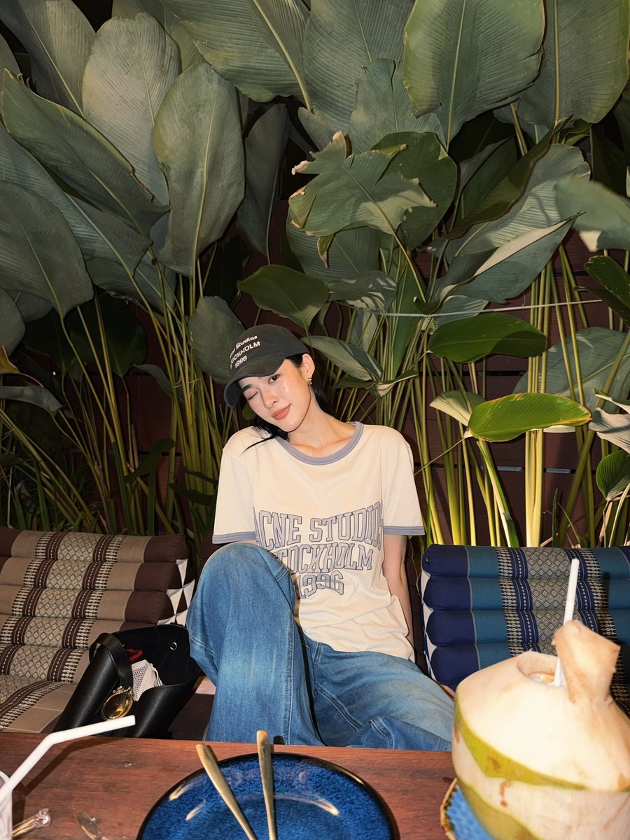 minhayeonx's tweet photo. ป้าม่วงมีใครว่างมั้ยคะ เอาหลิงออมมาขายคนนี้หน่อย แบบยัดได้เลย คือชียอมดูซีรีย์ให้แล้ว แต่ชียังไม่เข้ารวมคอมมูนิตี้เรา ให้โอกาสฝ่ายขายค่ะทำให้มันสำเร็จนะคะ คาดหวังมากๆๆๆๆ @cozyjellycat https://t.co/KWmcC5kbqu