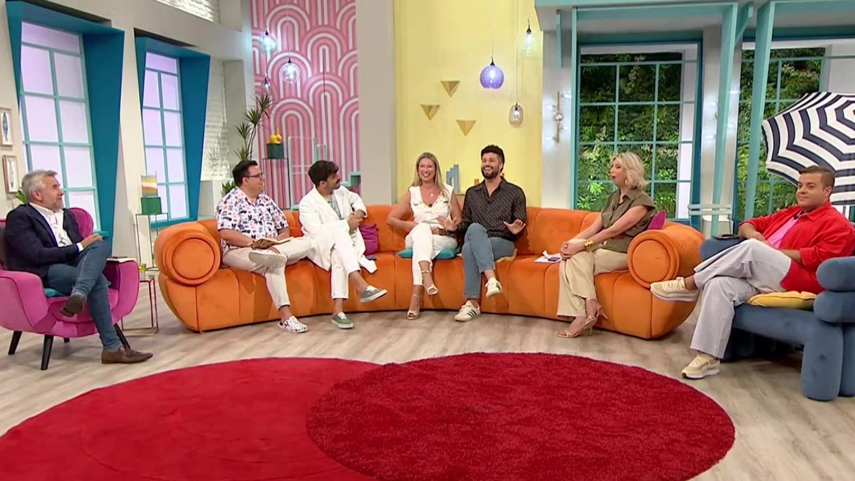 blvcom's tweet photo. 🫶 @DCorazon_TVE en @la1_Tve obtuvo 2.197.000 ESPECTADORES ÚNICOS (AA).
📺 El programa reunió 646.000 espectadores de media y el 11,2% de cuota de pantalla.
#DCorazon #Audiencias📺📊 https://t.co/hkrN2N04vE