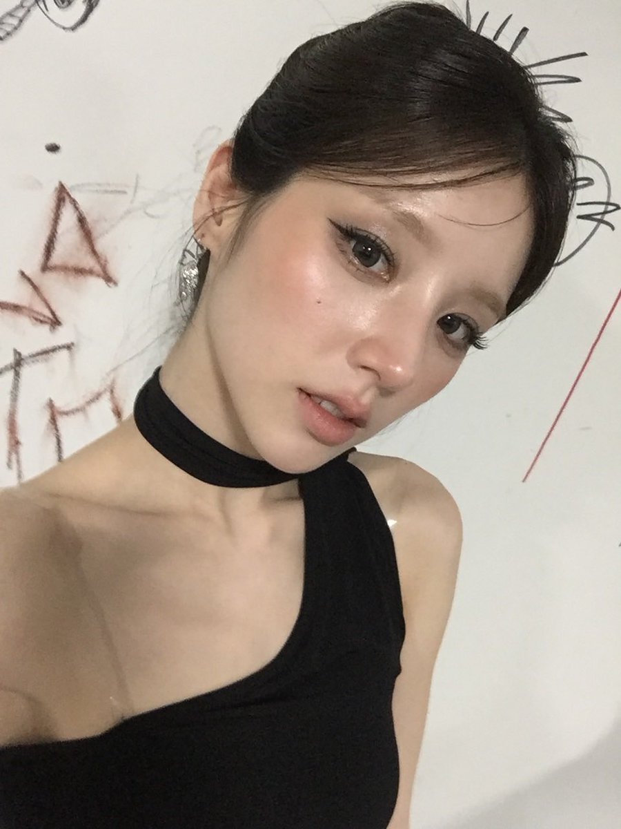 Heerabbit1019's tweet photo. 예뿌다🖤 https://t.co/ho7cCyZgfb