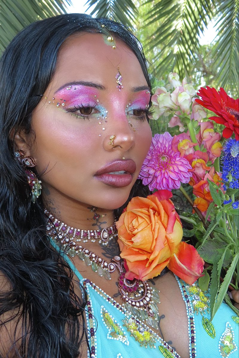 submit_to_rani's tweet photo. 🐬🌺 https://t.co/yXHCZ9y5a0